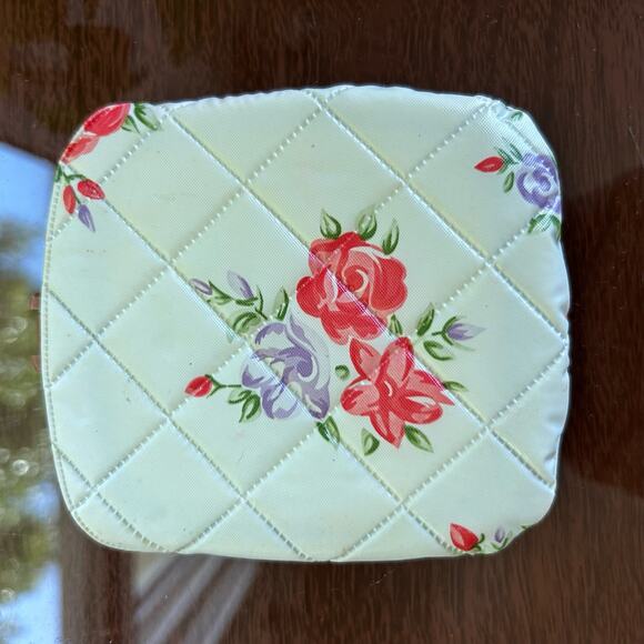 Vintage Folding Travel Mirror with Vinyl Floral Storage Pouch ￼ - Picture 10 of 14